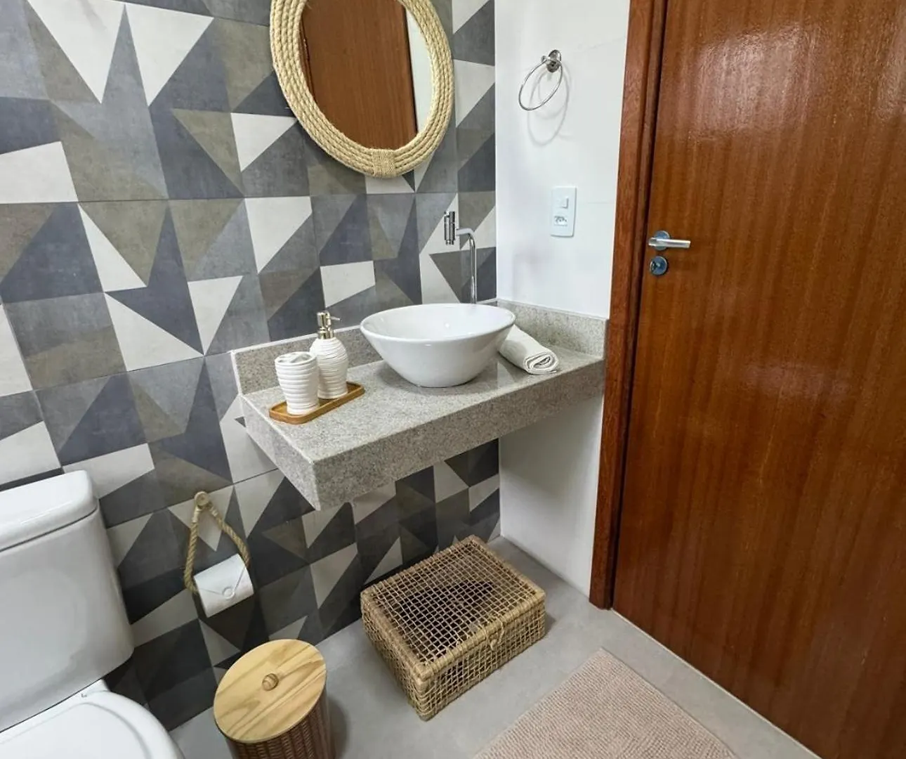 Suite Atenas Com Hidro Aquecida - Arraial Do Cabo 0*,  Brasil